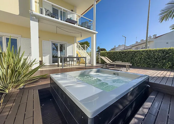 Vibing & Liming Ericeira