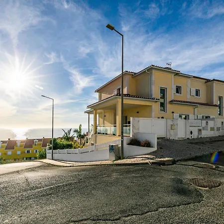 Vibing & Liming بيت ضيافة *