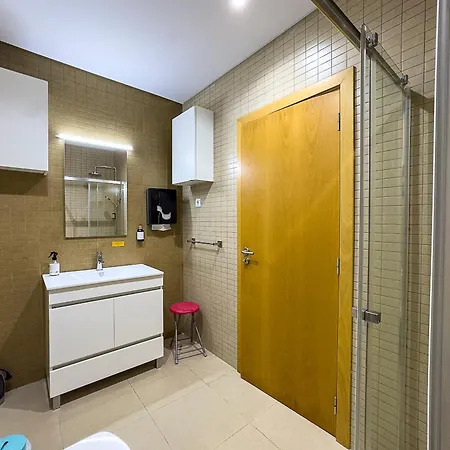 Vibing & Liming بيت ضيافة *