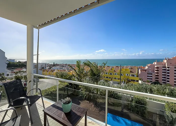 Vibing & Liming Πανσιόν Ericeira